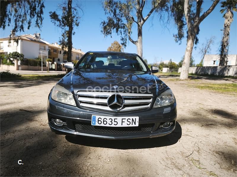 Usado Mercedes C200 Avantgarde 163 CV (119 kW) 2008 Gris / plata Berlina