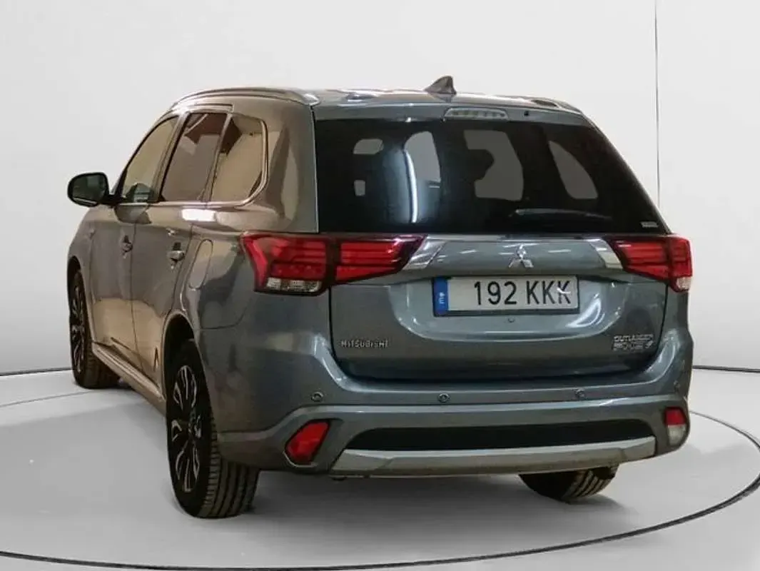 Usado Mitsubishi Outlander P-HEV 203 CV (149 kW) 2018 Gris SUV