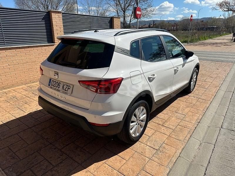 Usado Seat Arona Ecomotive 95 CV (69 kW) 2020 Blanco SUV