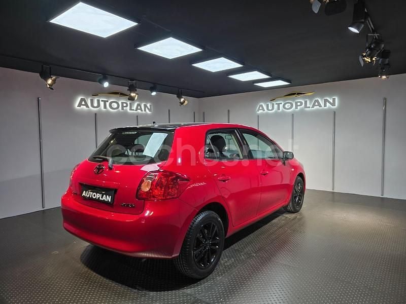 Usado Toyota Auris Active 90 CV (66 kW) 2009 Rojo Berlina