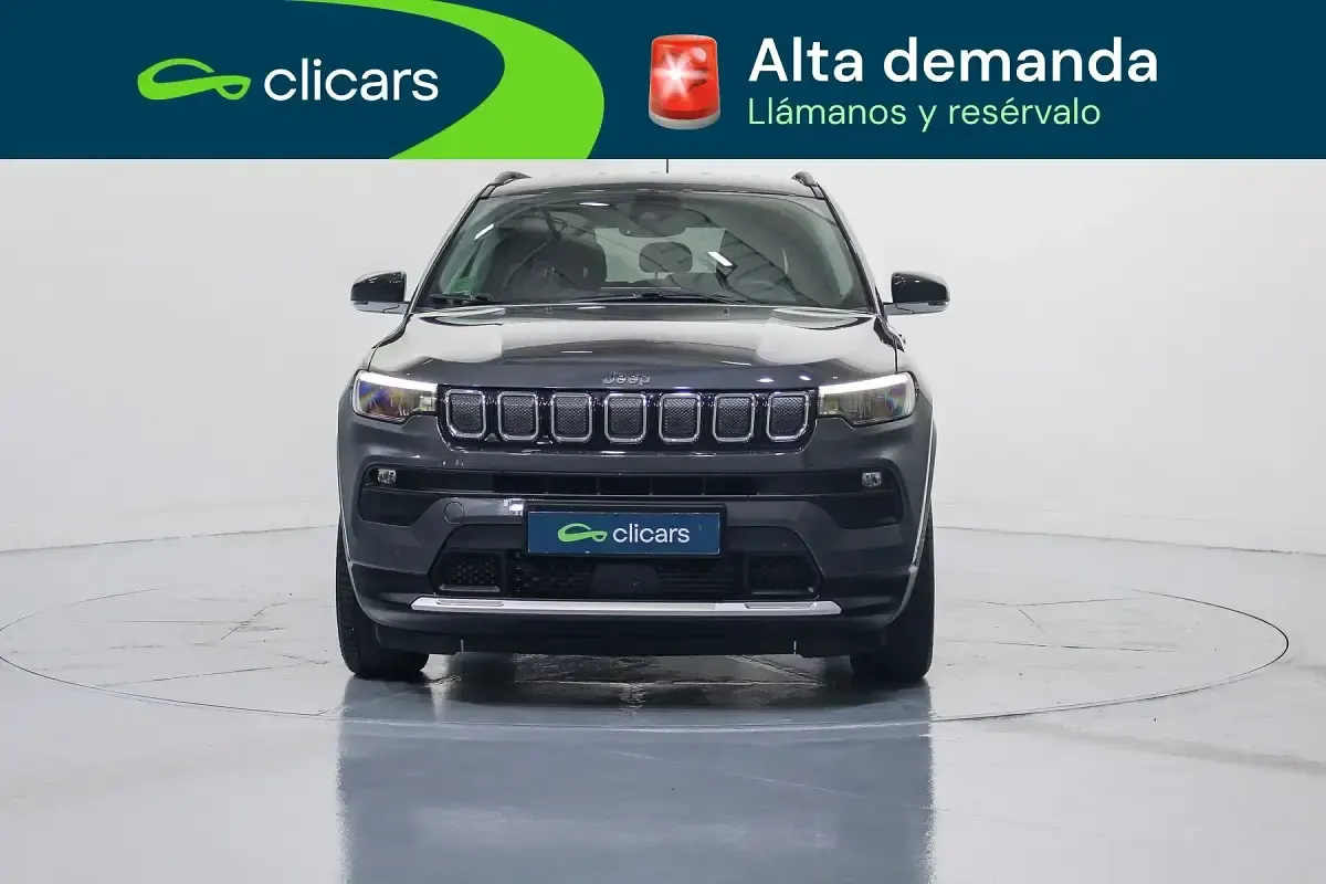 Usado Jeep Compass Limited 130 CV (95 kW) 2021 Gris / plata SUV