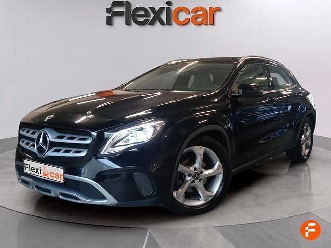 Usado Mercedes GLA180 Urban 122 CV (89 kW) 2017 Negro SUV