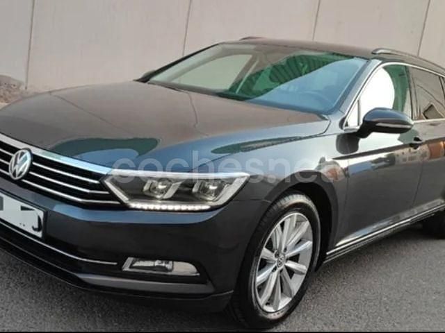 Usado VW Passat Advance 120 CV (88 kW) 2019 Gris / plata Familiar
