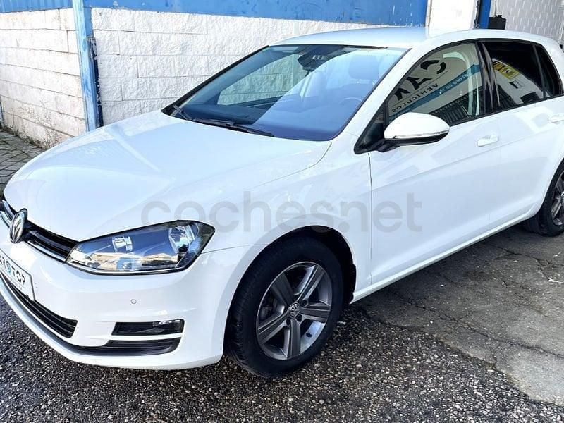 Usado VW Golf VII Advance 105 CV (77 kW) 2015 Blanco Berlina