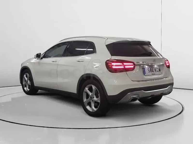 Usado Mercedes GLA220 Urban 177 CV (130 kW) 2017 Blanco SUV