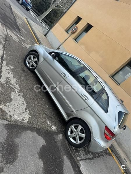Usado Mercedes B200 140 CV (102 kW) 2007 Gris / plata Monovolumen