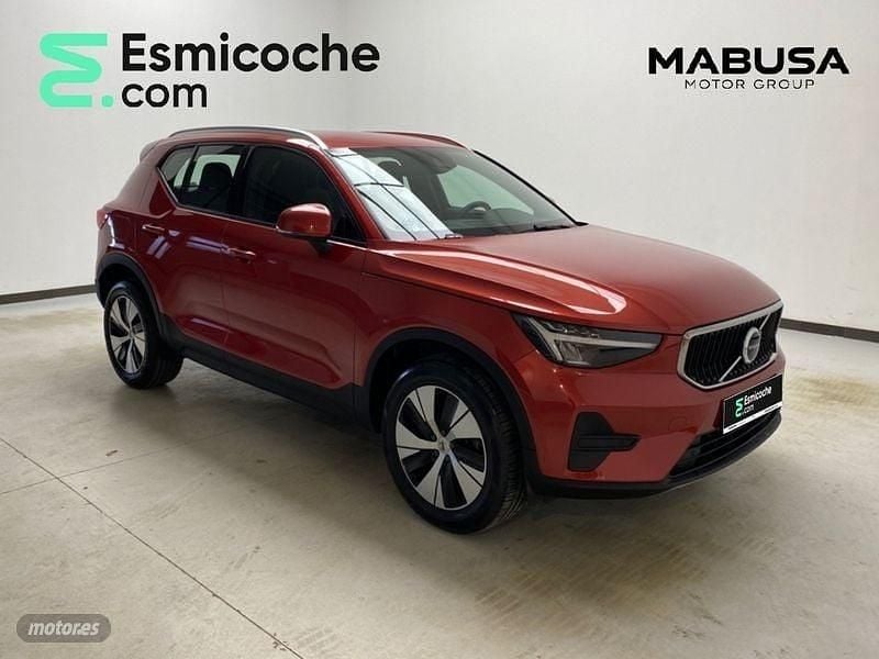 Rojo Usado 2023 Volvo XC40 Core SUV | 29.300 € (Precio justo) - Imagen 1/4