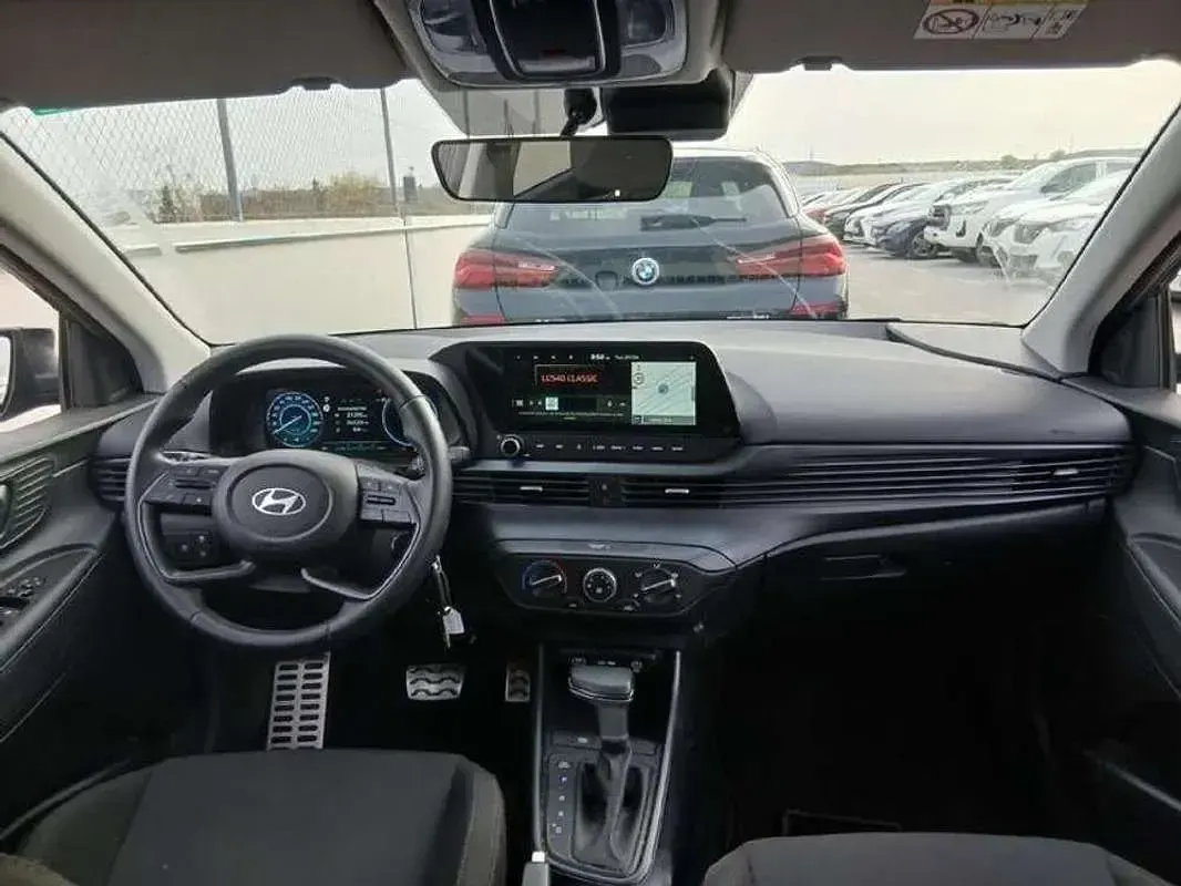 Usado Hyundai Bayon 101 CV (74 kW) 2025 Gris SUV