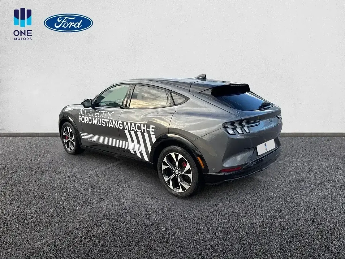 Usado Ford Mustang Mach-E Premium 216 kW (294 CV) 2024 Gris SUV