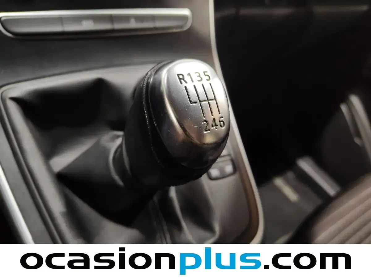 Usado Renault Scénic IV Zen 140 CV (102 kW) 2019 Blanco Monovolumen