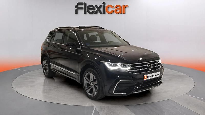Usado VW Tiguan R-line 245 CV (180 kW) 2022 Negro SUV