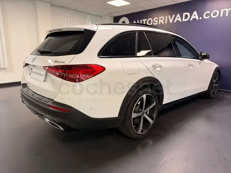 Usado Mercedes C220 200 CV (147 kW) 2024 Blanco Familiar