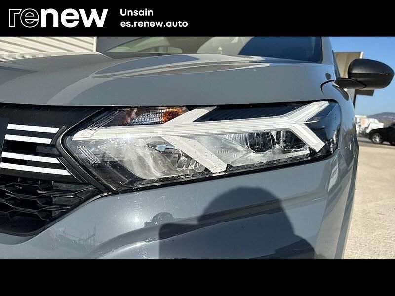 Usado Dacia Sandero Essentiel 90 CV (66 kW) 2024 Gris Berlina