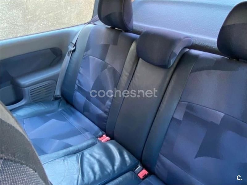 Azul Usado 2000 Renault Clio II Berlina | 2400 € (Precio justo) - Imagen 1/4