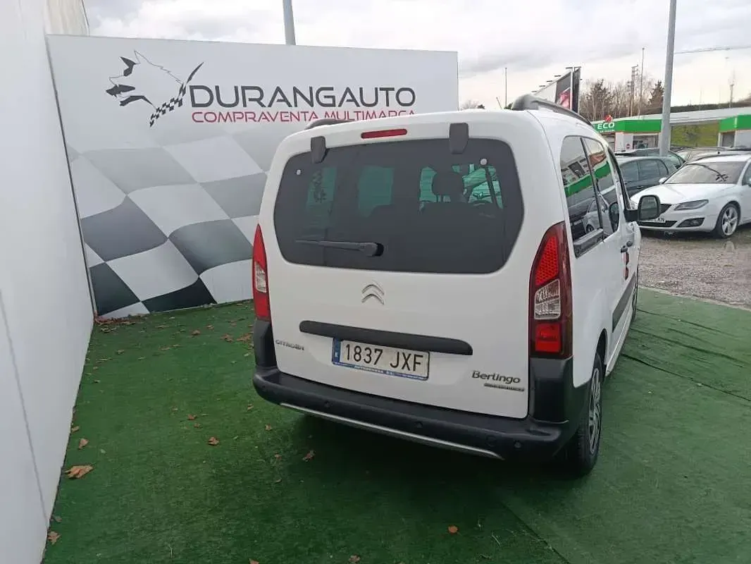 Usado Citroën Berlingo 99 CV (72 kW) 2017 Blanco Monovolumen
