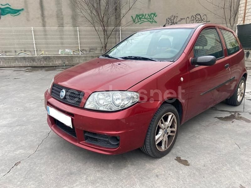 Granate Usado 2004 Fiat Punto Active Berlina | 2440 € (Precio justo) - Imagen 1/4