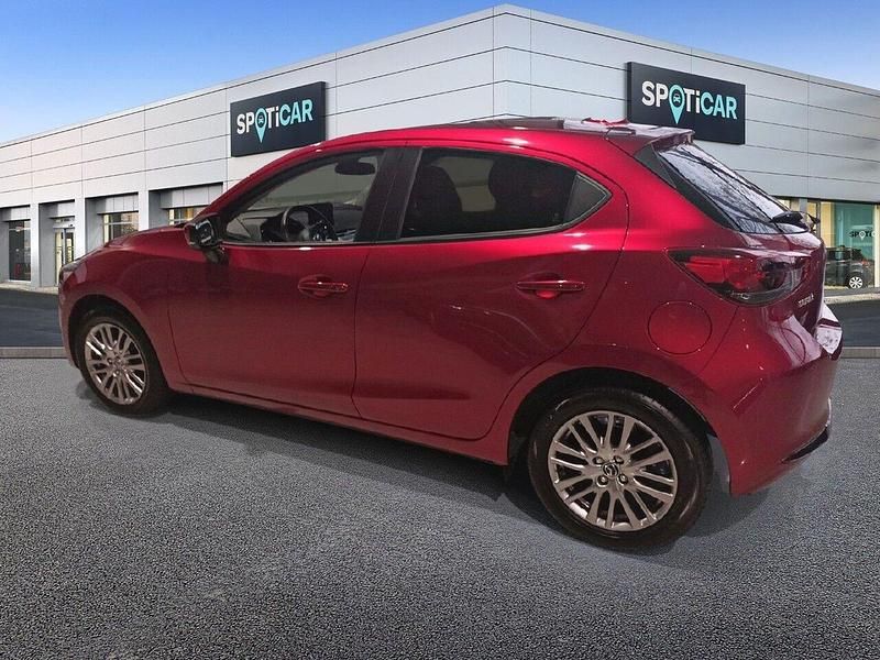 Usado Mazda 2 Exclusive-Line 90 CV (66 kW) 2023 Rojo Berlina