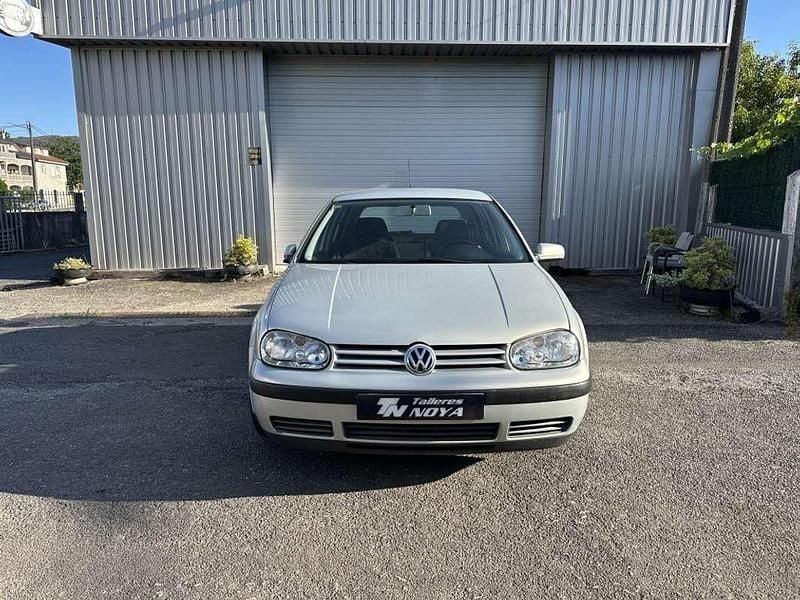 Usado VW Golf IV Conceptline 90 CV (66 kW) 2000 Plateado Utilitario