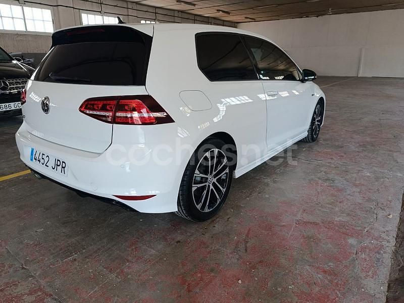 Usado VW Golf VII Advance 150 CV (110 kW) 2016 Blanco Berlina