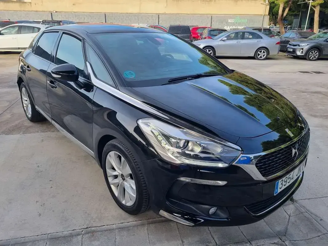 Usado DS Automobiles DS5 Style 120 CV (88 kW) 2016 Negro Utilitario