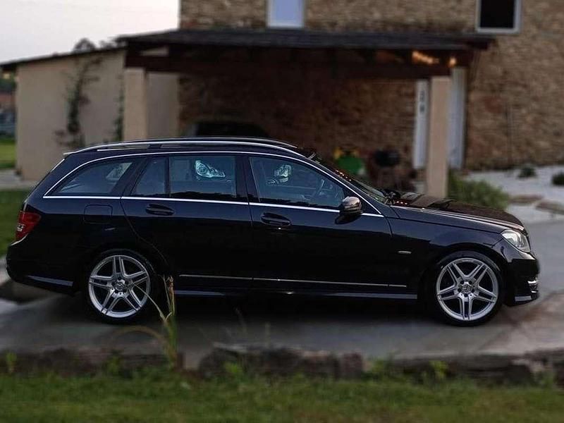 Usado Mercedes C220 Edition 170 CV (125 kW) 2011 Negro Familiar