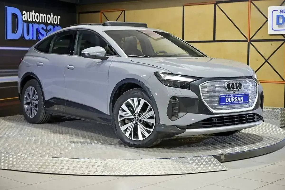 Usado Audi Q4 e-tron Advanced Plus 222 kW (302 CV) 2022 Gris SUV