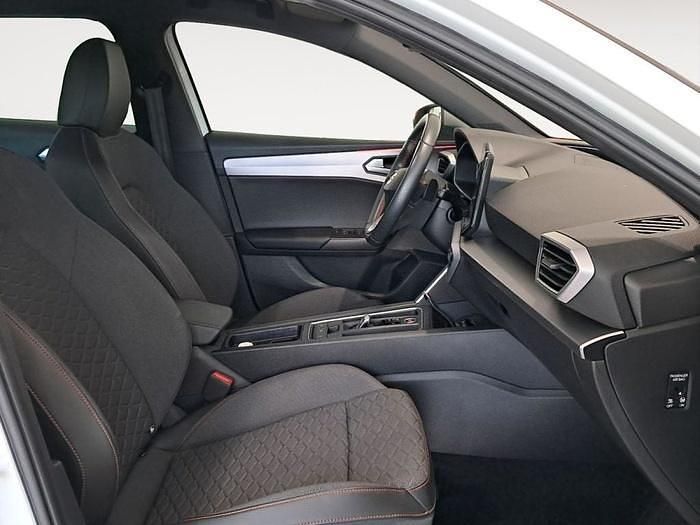 Usado Seat Leon FR 150 CV (110 kW) 2024 Blanco Familiar