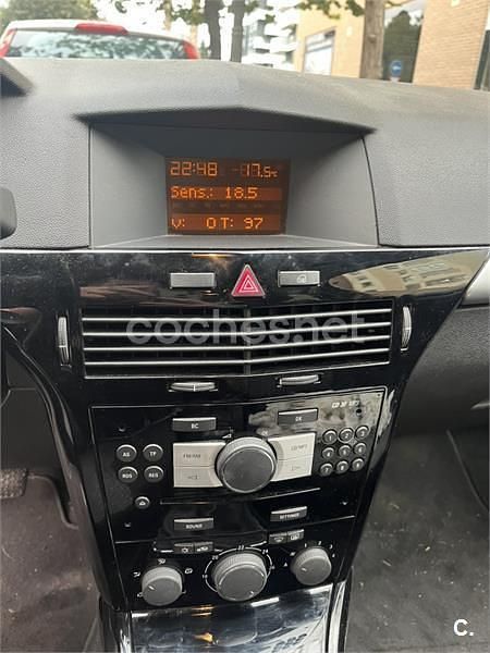 Usado Opel Astra GTC 110 CV (80 kW) 2010 Rojo Berlina