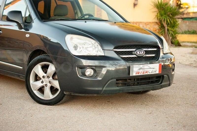 Usado Kia Carens 140 CV (102 kW) 2008 Negro Monovolumen