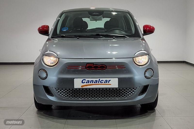 Usado Fiat 500e Red 86 kW (118 CV) 2023 Gris Berlina