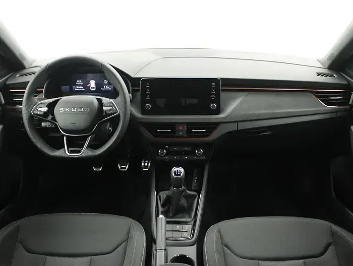 Usado Skoda Scala 115 CV (84 kW) 2025 Azul Utilitario