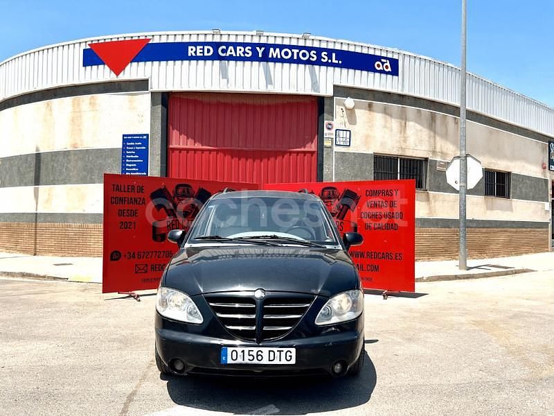 Negro Usado 2005 Ssangyong (KGM) Rodius Monovolumen | 5690 € (Un poco caro) - Imagen 1/4