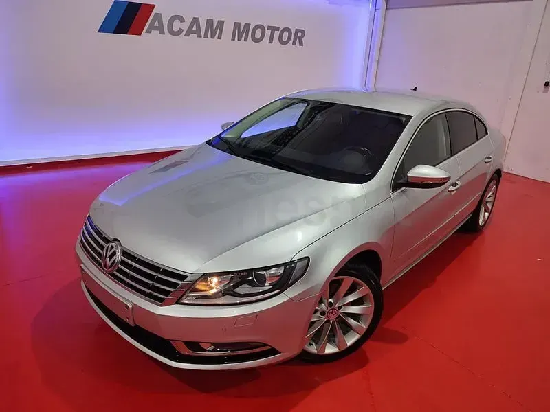 Usado VW CC 160 CV (117 kW) 2014 Gris / plata Berlina