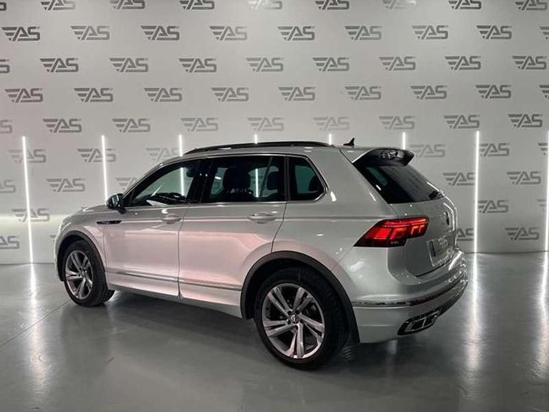 Usado VW Tiguan R-line 150 CV (110 kW) 2021 Gris SUV