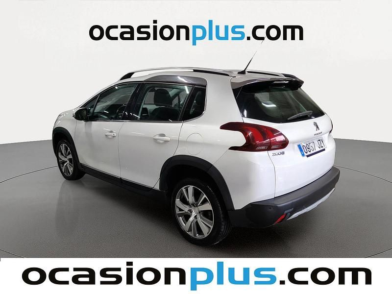 Usado Peugeot 2008 Allure 120 CV (88 kW) 2017 Blanco SUV