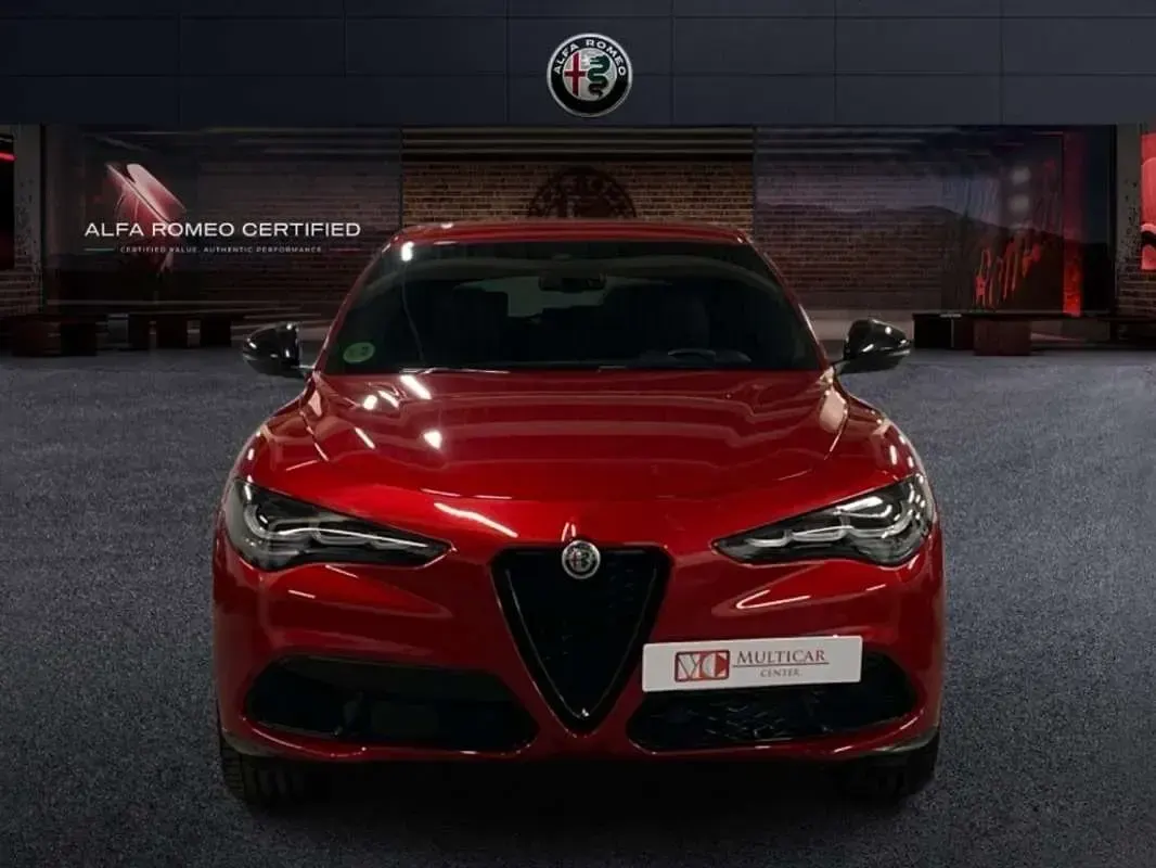 Usado Alfa Romeo Stelvio Veloce 211 CV (155 kW) 2023 Rojo SUV