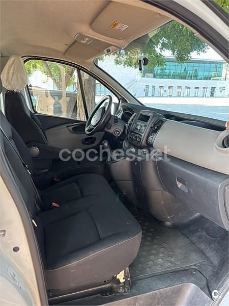 Usado Renault Trafic LIMITED 120 CV (88 kW) 2019 Blanco Monovolumen