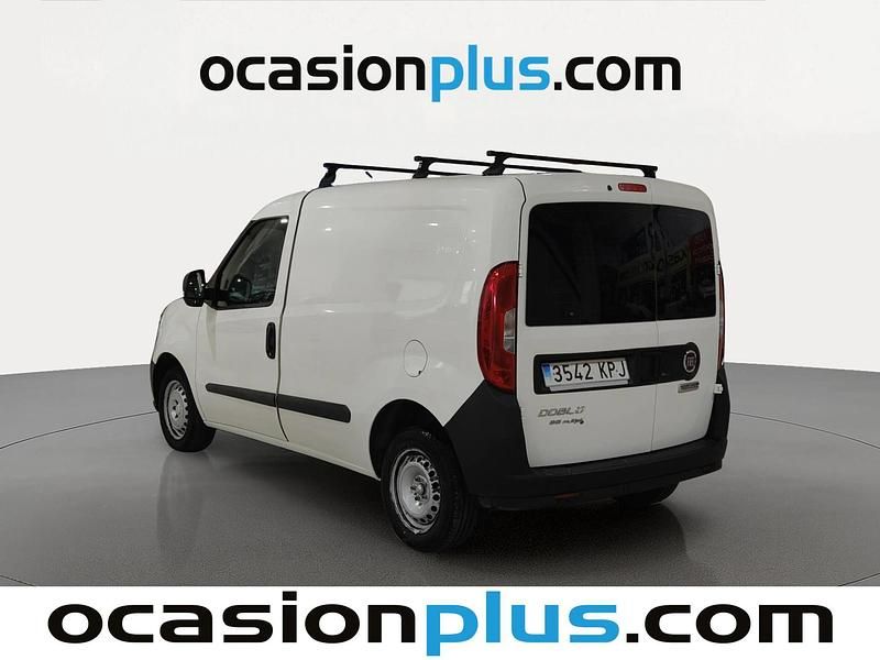 Usado Fiat Doblò 95 CV (69 kW) 2018 Blanco Monovolumen
