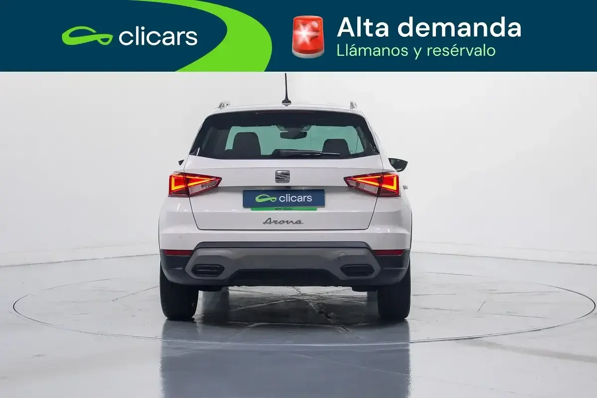 Usado Seat Arona Xperience 110 CV (80 kW) 2022 Blanco SUV