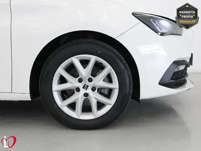 Usado Seat Leon Style 150 CV (110 kW) 2022 Blanco Utilitario