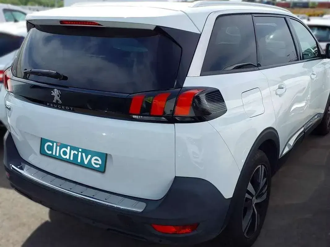 Usado Peugeot 5008 Allure 131 CV (96 kW) 2019 Blanco SUV