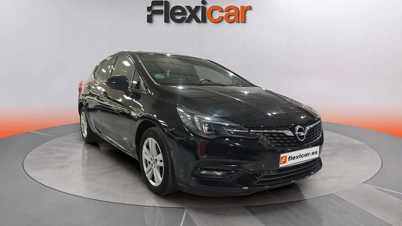 Usado Opel Astra 110 CV (80 kW) 2020 Negro Berlina