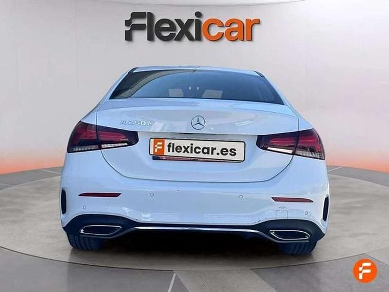 Usado Mercedes A250 218 CV (160 kW) 2021 Blanco Berlina