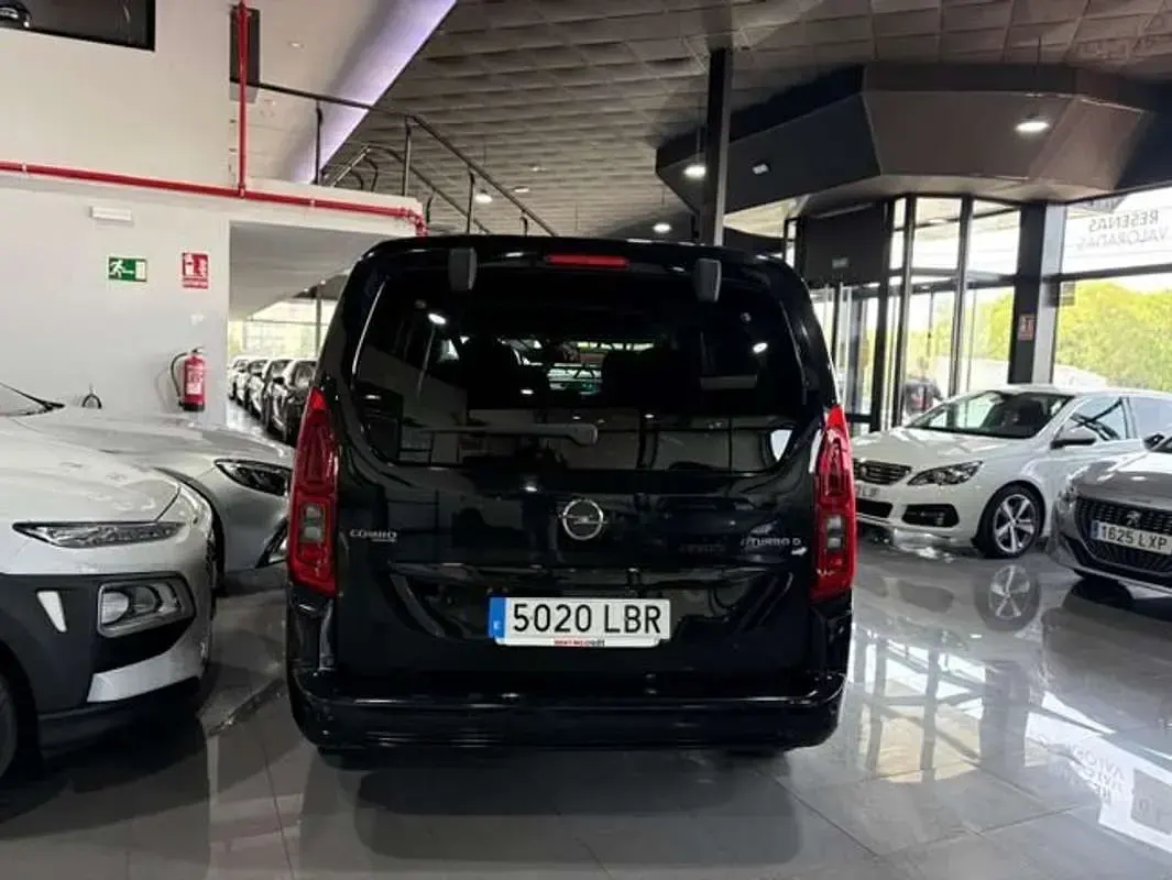 Usado Opel Combo Life Elegance 102 CV (75 kW) 2019 Negro Van