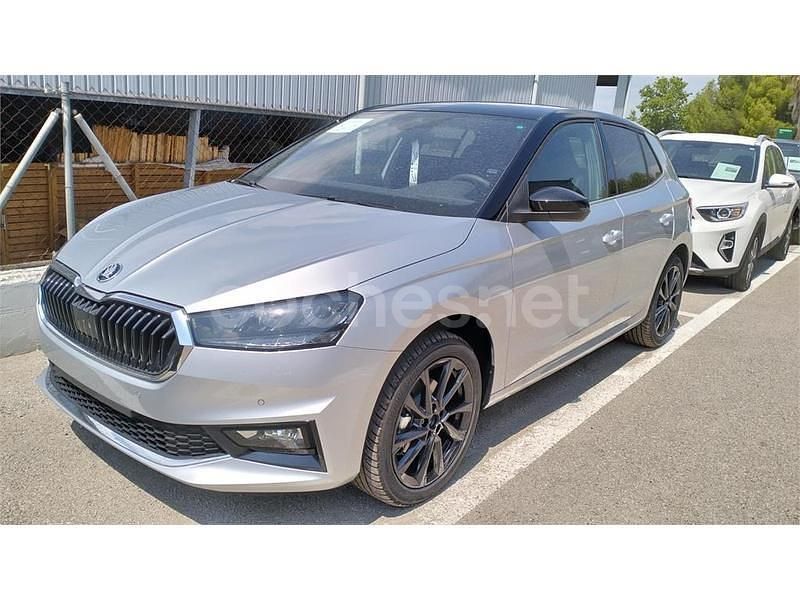 Gris / plata Nuevo 2025 Skoda Fabia Berlina | 22.990 € (Precio justo) - Imagen 1/4