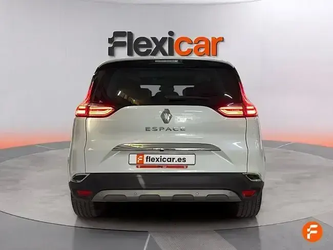 Usado Renault Espace Zen 160 CV (117 kW) 2017 Blanco Monovolumen