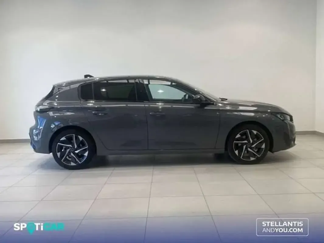 Usado Peugeot 308 Allure 131 CV (96 kW) 2024 Gris Berlina