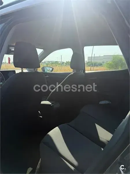 Usado Seat Arona Style Plus 110 CV (80 kW) 2022 Gris / plata SUV
