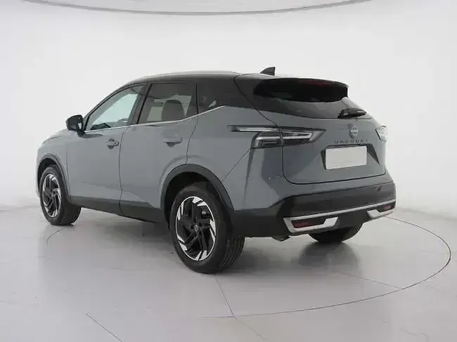 Usado Nissan Qashqai N-Connecta 140 CV (102 kW) 2025 Gris SUV