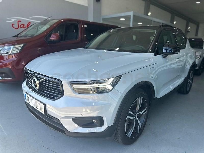 Usado Volvo XC40 R-Design 211 CV (155 kW) 2021 Gris / plata SUV